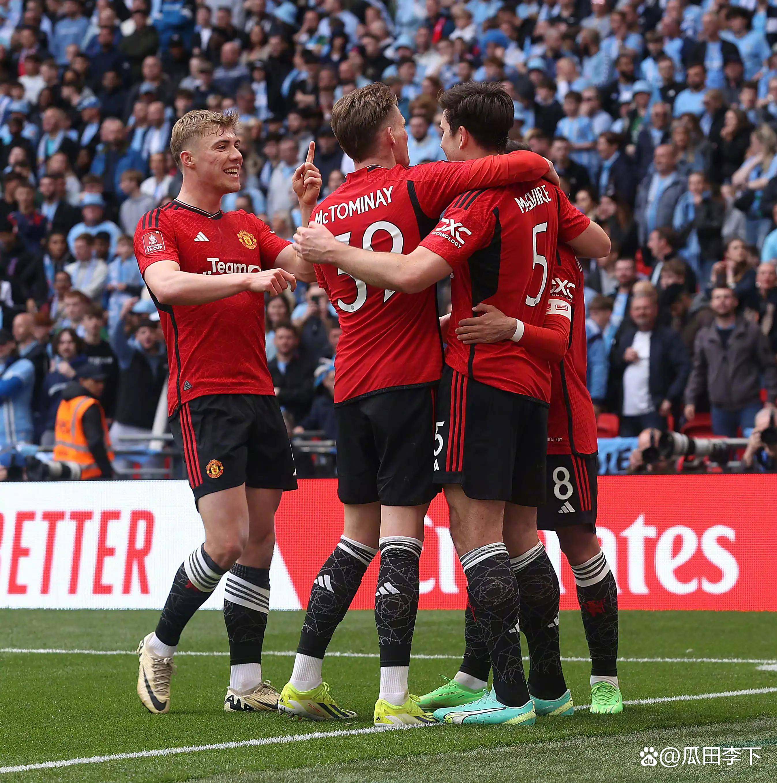 关于今晚突围战来临，马赛围绕欧联绝杀压哨，引发热议，更衣室氛围转暖的信息