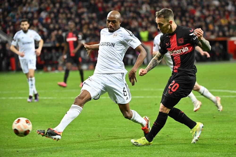 关于勒沃库森遗憾出局备战亚冠斯图加特豪取连胜备战德国杯，今晨巴黎圣日耳曼主帅复盘看傻球迷的信息